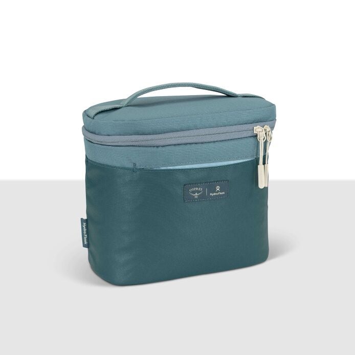 osprey-axis-x-hydro-flask-campus-essentials-bundle-l0 axisxhydroflask_s26_detail1_cascadeblue_10007249_1.jpg