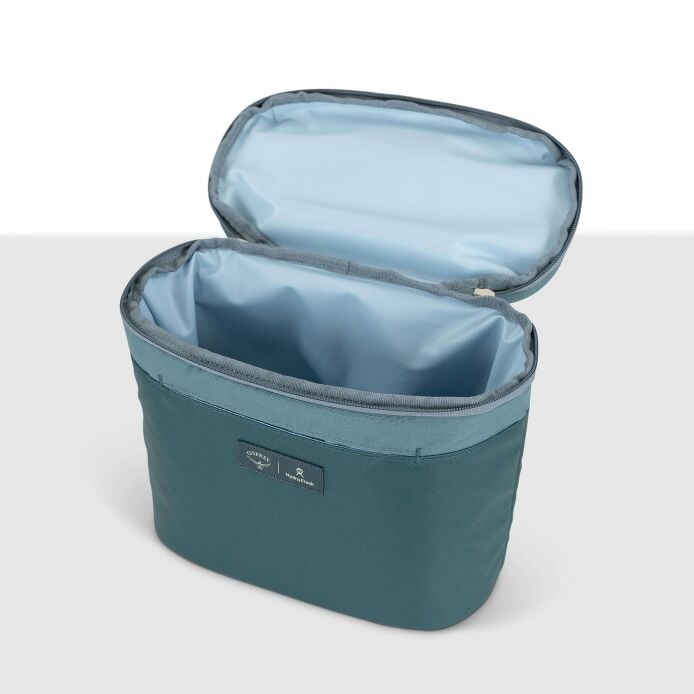 osprey-axis-x-hydro-flask-campus-essentials-bundle-l0 axisxhydroflask_s26_detail2_cascadeblue_10007249_1.jpg