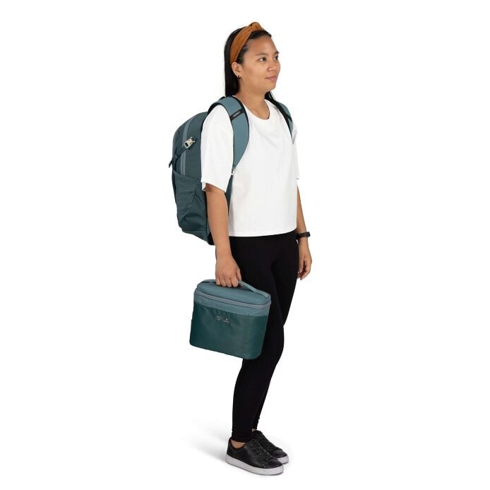 osprey-axis-x-hydro-flask-campus-essentials-bundle-l0 axisxhydroflask_s26_onbody1_cascadeblue_10007249_2.jpg