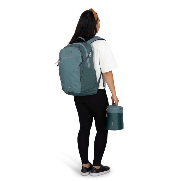 osprey-axis-x-hydro-flask-campus-essentials-bundle-l0 axisxhydroflask_s26_onbody2_cascadeblue_10007249_2.jpg