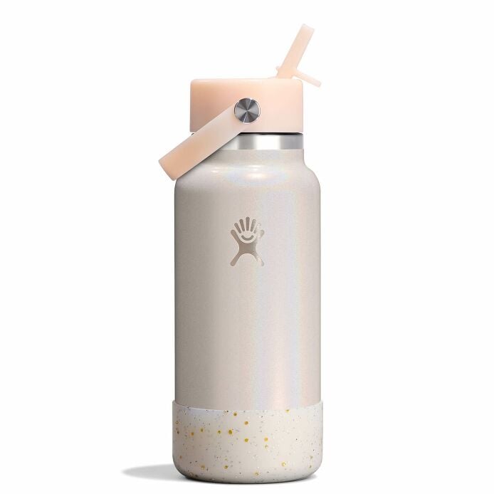 medium-boot-z8 le-f25w32-g-32-oz-wide-flex-straw-cap-glimmer-cream-straight-withboot_1_1_1.jpg